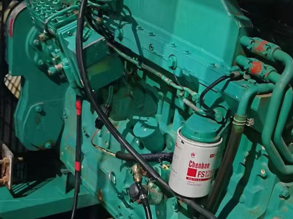 河池如何确定新的发电机组控制系统是否与原系统兼容？