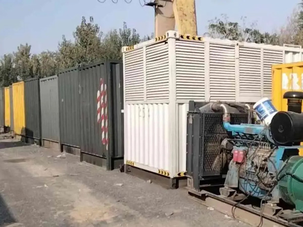 河池200KW柴油发电机机组每小时油耗是多少？